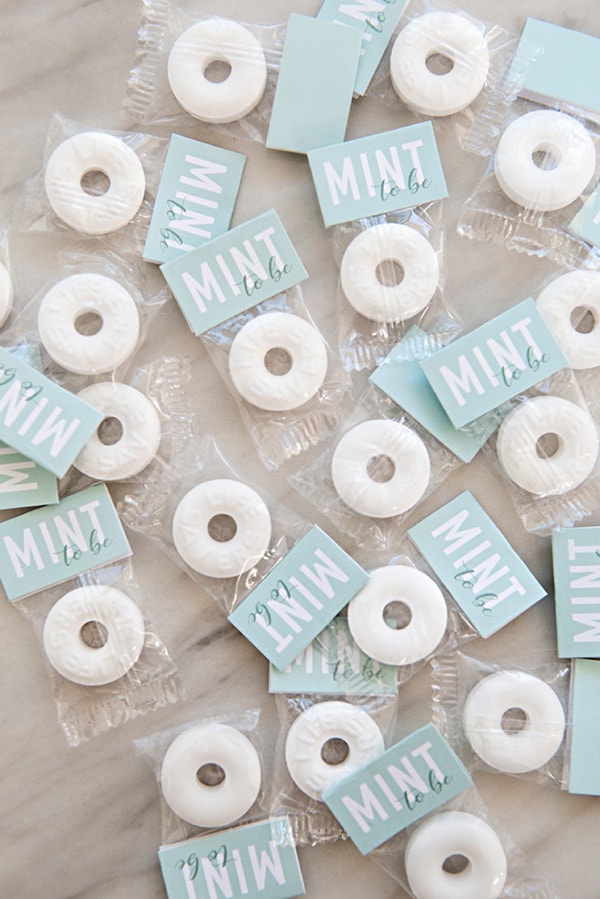 DIY individually wrapped "Mint to Be" after dinner mints for budget wedding favours | Photography: Jen Carreiro via Something Turquoise
