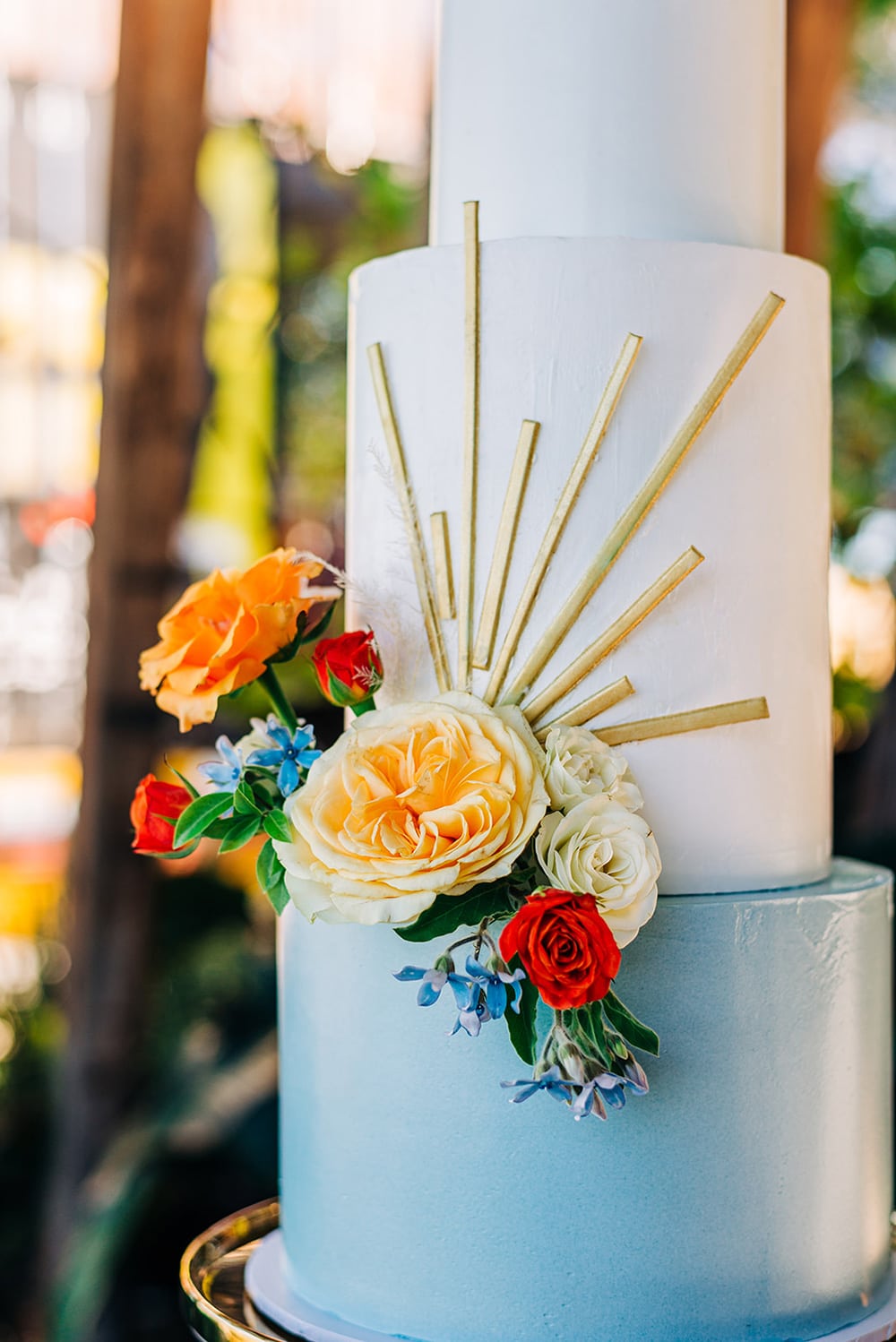 Bright Mid-Century Summer Wedding Inspiration with Sunburst Details