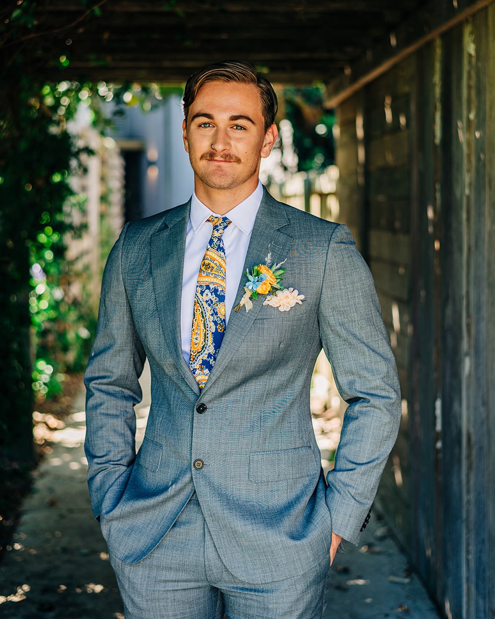 Bright Mid-Century Summer Wedding Inspiration with Sunburst Details