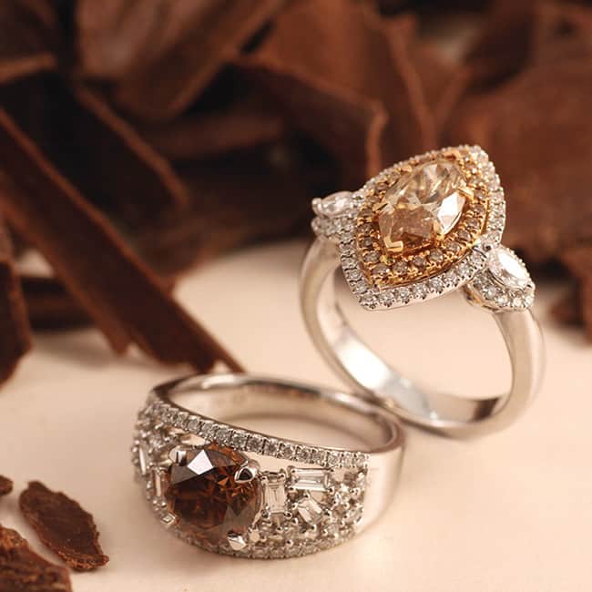 Coloured-Stone-Engagement-Ring-Tips-Design-2