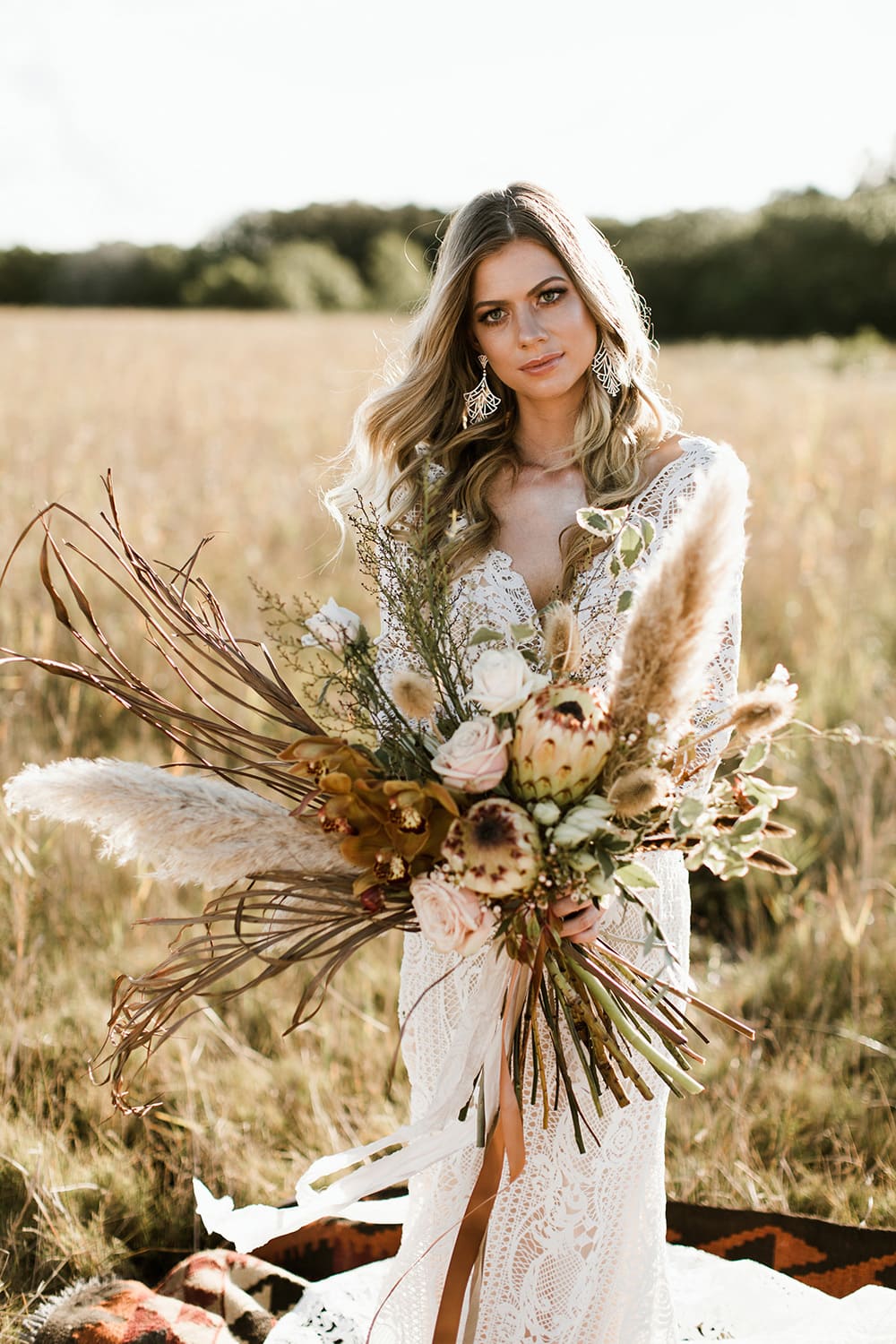 Fields of Gold Wedding Inspiration | Photography: Sam McGrath Photographer