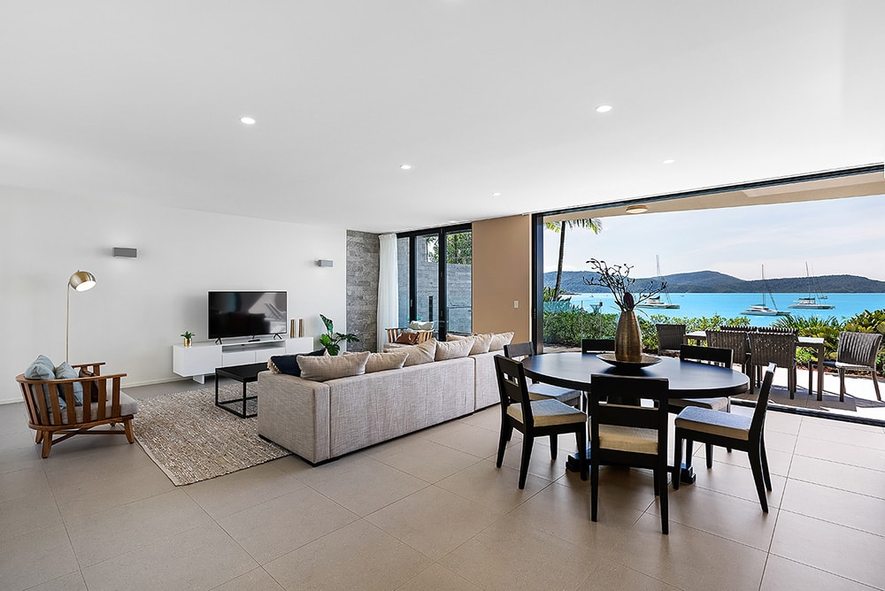 Honeymoon in The Whitsundays | Airlie Beach Accommodation | Mirage Whitsundays Apartment