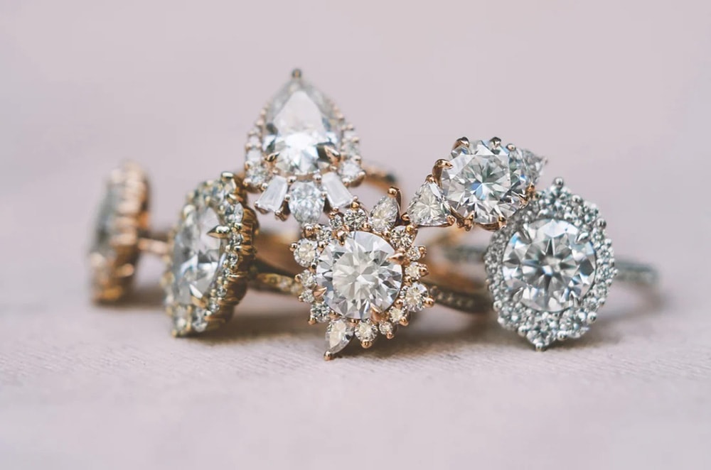 How to Choose an Engagement Ring That Fits Your Partner Perfectly | Photography: Sophie Kay | Rings: Kristin Coffin