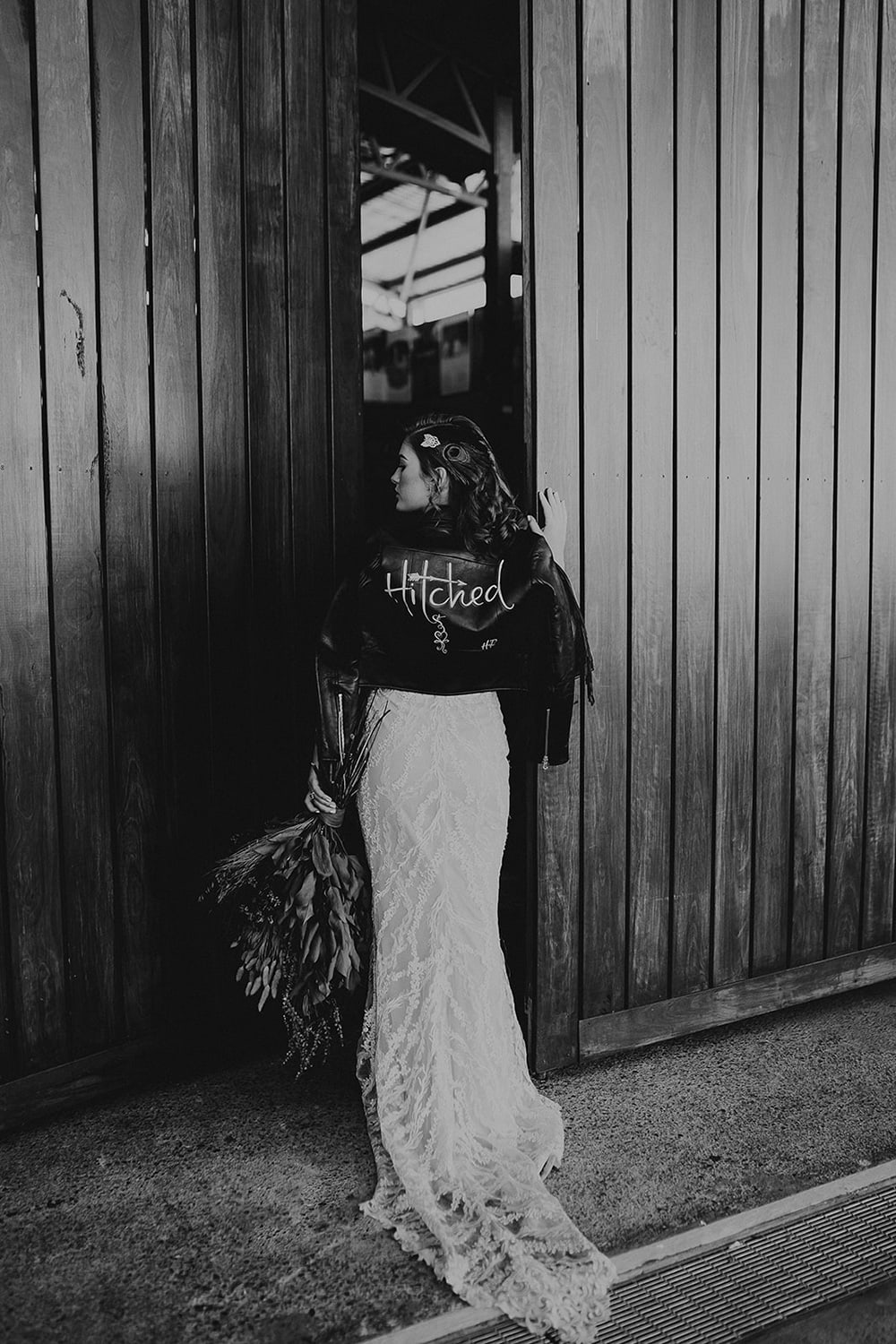 Intimate Modern Wedding Inspiration in Rust, Stone & Black | Photography: Doe and Deer Photography