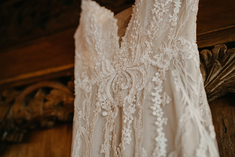 Intimate Modern Wedding Inspiration in Rust, Stone & Black | Photography: Doe and Deer Photography