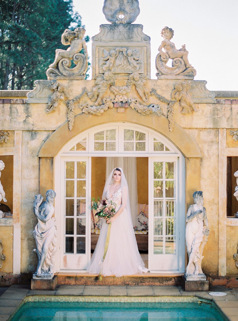 Romantic European Inspired Wedding Ideas | Photography: Casey Jane Photography