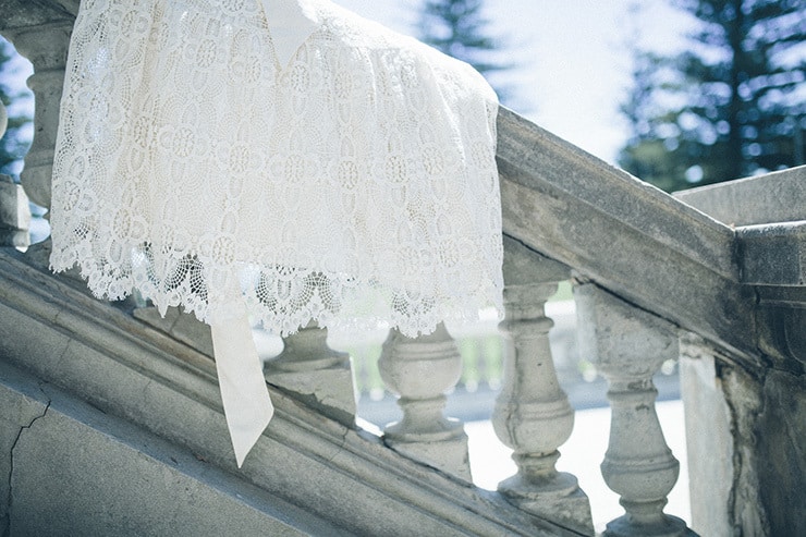 Summer-Dreaming-Wedding-Inspiration-Boho-Bride-Dress-2