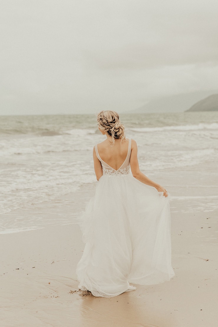 Tropical Picnic Elopement Inspiration | The Seitter Wood House